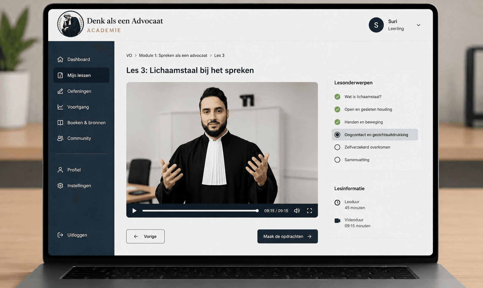 Het platform met een instructievideo van mr. Sabir